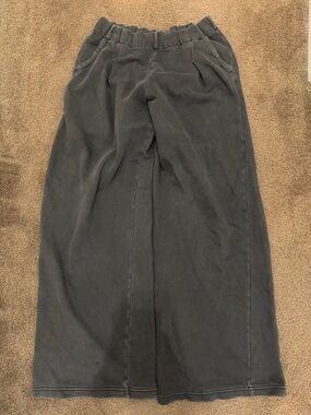 AERIE Wide Leg Elastic Waist Pants in Charcoal Gray
